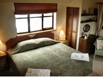 Bed and Breakfast Bishopsdale Oast Ашфорд Экстерьер фото